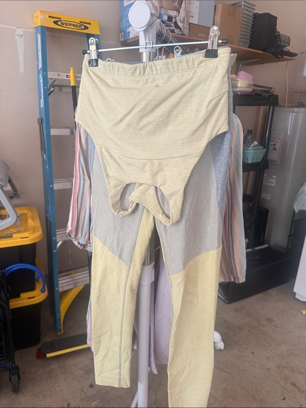 Outdoor Voices Kids Colorblock Leggings in Light Yellow and Gray